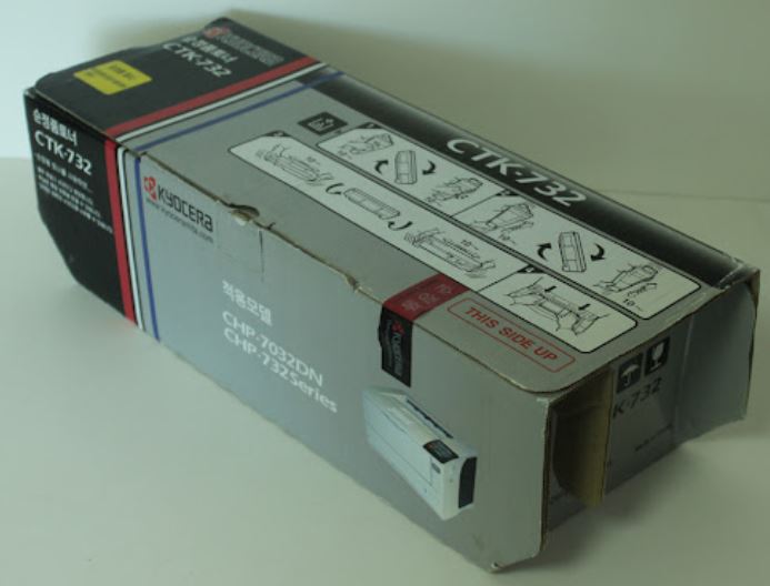 교세라 CTK-732 검정 정품토너
신형박스만 매입
보증스티커 미부착
박스훼손 매입불가